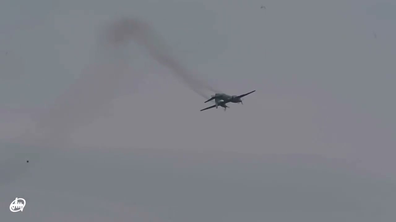 Antonov An-32 maneuver for ever