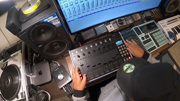 ISLA INSTRUMENTS S2400 12bit sampling drum machine (demo 105)