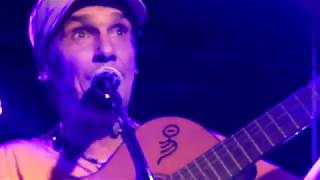 MANU CHAO  - Intro + Dans mon JARDIN - Acoustic Live @ la Boule Noire PARIS 14-10-2017