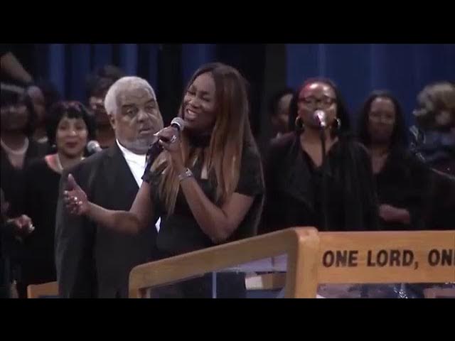 Bishop Paul Morton And Yolanda Adams Duet At Aretha Franklin's Funeral Celebration!