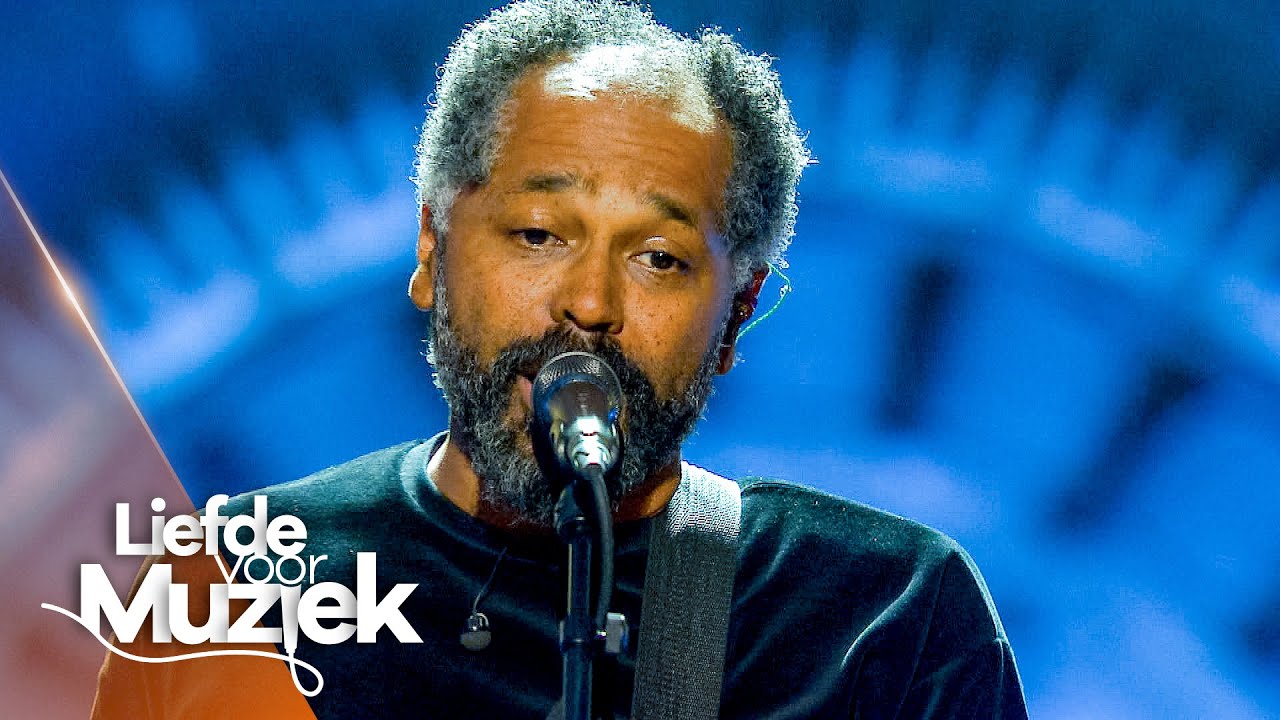 Ronny Mosuse - 'Mr Blue Sky' | Liefde voor Muziek | VTM