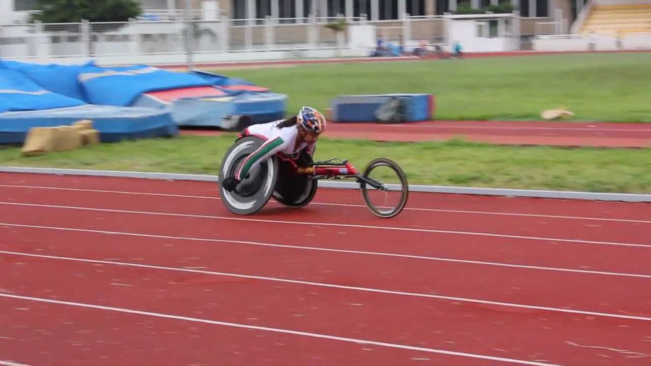 Gloria Sánchez: Atletismo en Silla de Ruedas - YouTube