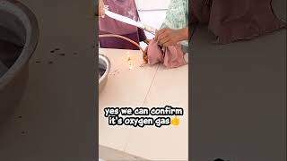 Glowing splint test for oxygen gas..