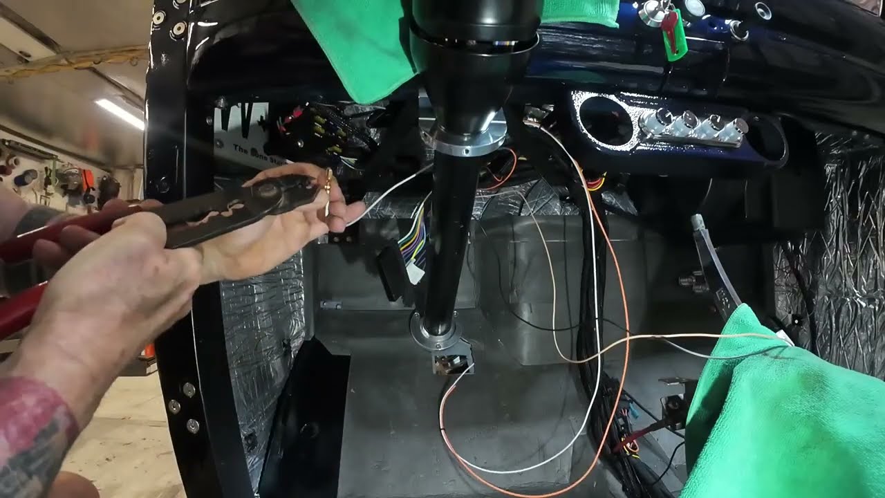 Рестомод грузовика Chevy 1941 года, установка и подключение рулевой колонки