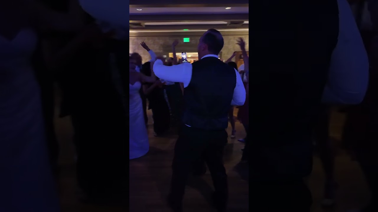 From "I Do" to "I Sing": An Unforgettable Wedding Dance Floor Moment