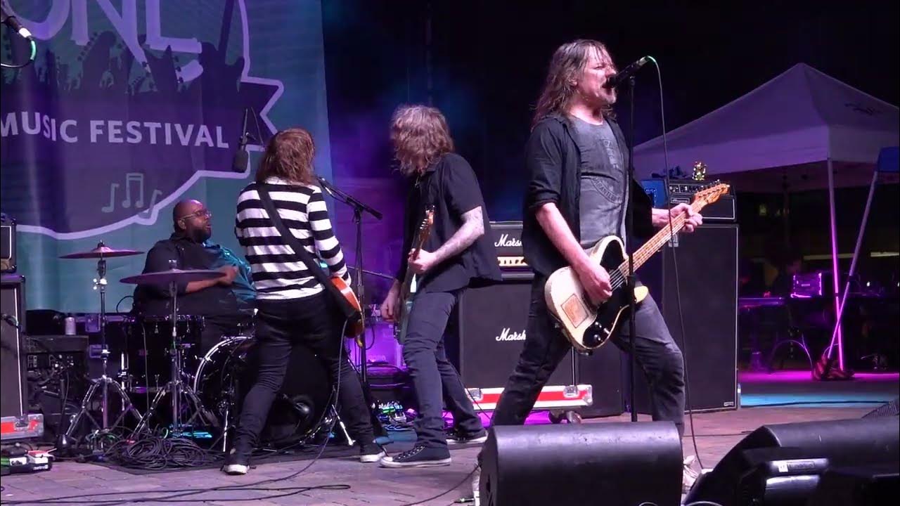 L7: norte americanos do Soul Asylum se juntam ao line up do show