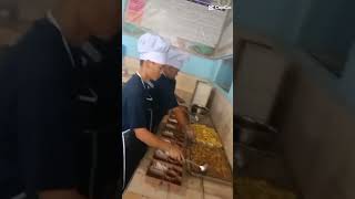 PENYAJIAN MAKANAN WARGA BINAAN