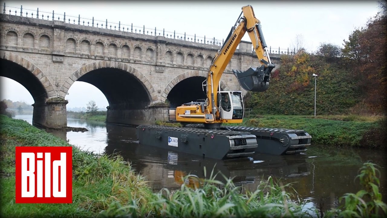 40 Tonnen-Bagger kann schwimmen - Fast wie ein Schaufelrad-Dampfer ...