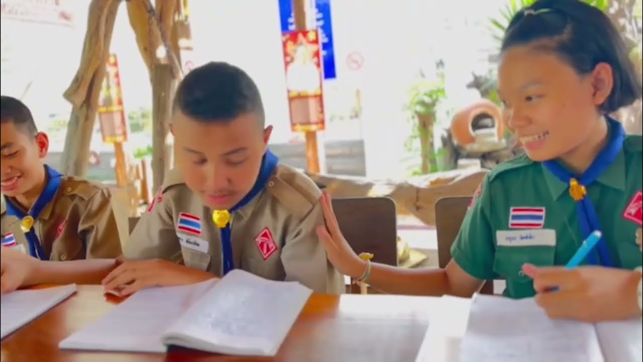 รางวัลชนะเลิศระดับประถมศึกษา ผลงาน "ชีวิตที่ว้าวุ่น...ใช้สติสมาธิค้ำจุน ช่วยหาทางออกได้"