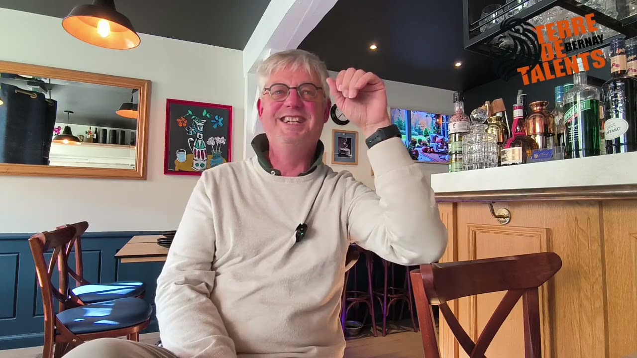 Vincent, patron du bar à vin, le Chant d'ivresse à Bernay