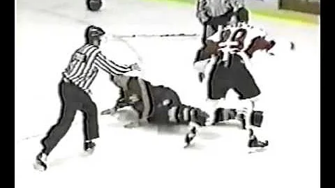 Link Gaetz vs  Andr Falardeau TKO LHSPQ 27 10 01