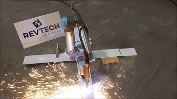 Universal Robot plasma cutting demo