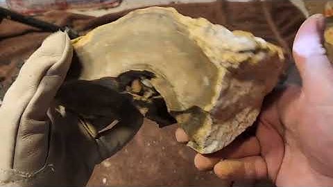 1465 - Thinning Problematic Stone -  Flintknapping