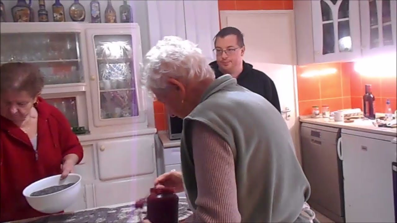 Réteshúzás Püspökhatvanban - Karácsonyra bejgli helyett rétes