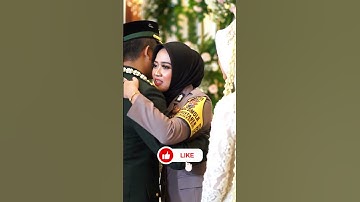 Pengantin pria reflek memeluk mantan pacar