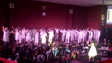 Konser Paduan Suara Mahasiswa UNM (Katon Bagaskara - Negeri di Awan)