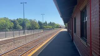 Metra train 420 Arriving and Departing at Northbrook