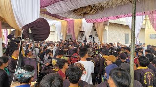 Reak di tempat auto bikin kesurupan seni reak medal jaya di cigowok