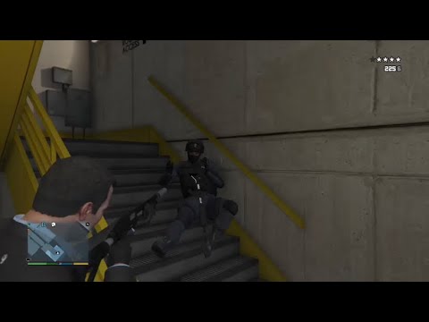 GTA 5 : MICHAEL ATTACK LOS SANTOS POLICE STATION - YouTube