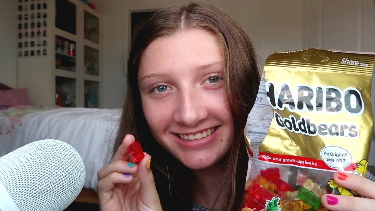 ASMR eating gummy bears & chat w/me