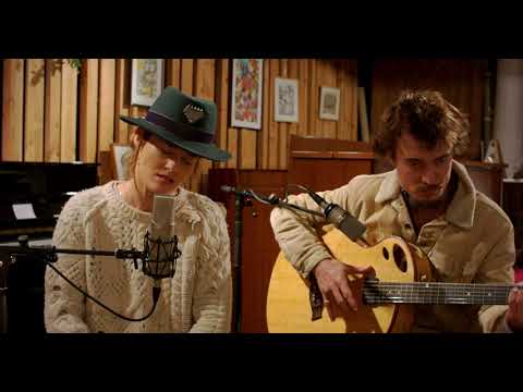 Justine Blue - Gold in Our Hands