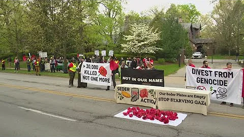 Pro-Palestinian protesters arrested near Governor's mansion