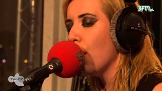 Austra - &#39;Home&#39; live @ 3voor12 Radio