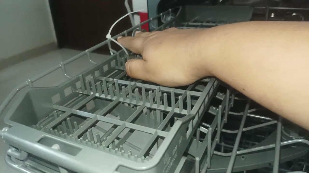 Dishwasher Machine Voltas Beko 8 place डिश वॉशर भांडी घासायचे मशीन टाटा चा प्रोडक्ट