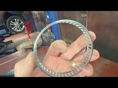 BMW 318D ABS Ring Replacement, Both Sides. How To Diy, E91. Same as 320 118  120 etc. DTC. 