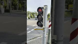 Why Do Traffic Lights Use Red, Yellow, and Green