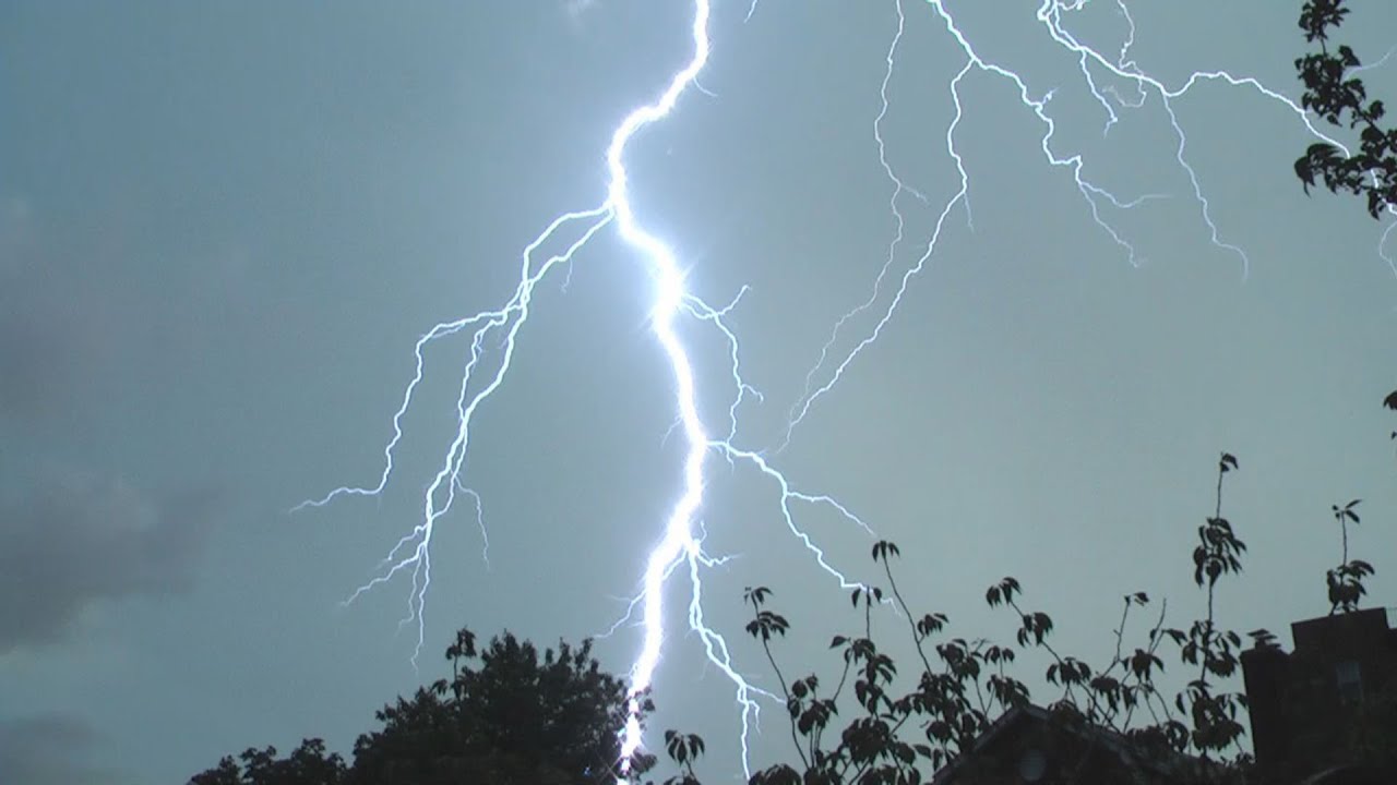 VERY Close Lightning Strikes - NYC Thunderstorms Aug 11th, 2016 - YouTube