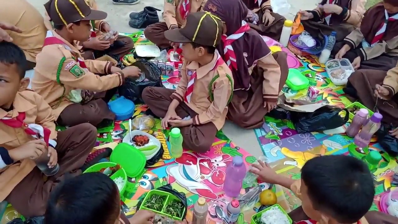Sehari Belajar Di Luar Kelas SDN 07 Pinang Sebatang Barat