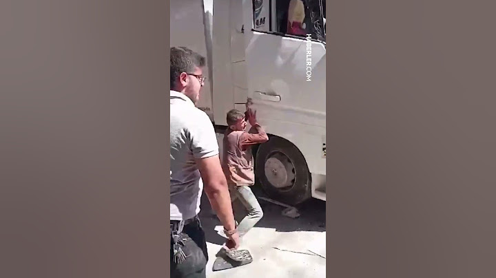 Suriye'deki Türk Bayrağı İndirilip Türk Tırları Ateşe Verildi