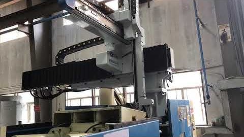 Die casting machine manipulator