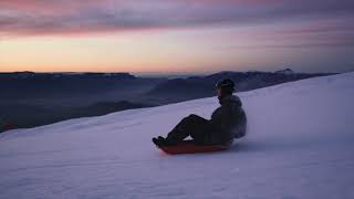 Descente de luge et yooner Croix de Chamrousse, coucher de soleil. Video: Joffrey Maluski