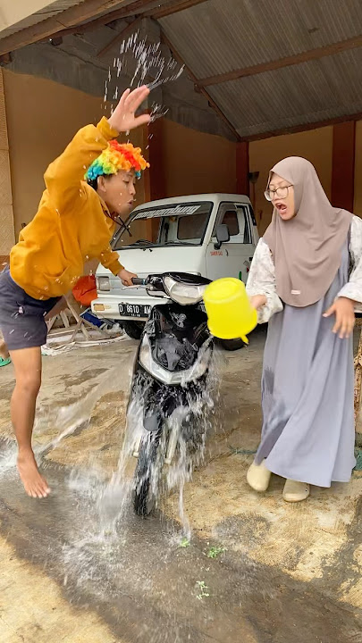 Download lagu Kalok lantainya kotor disiram || #shorts #comedy #ngeshortsdulu #youtubeshorts #ngakak #kocak #funny