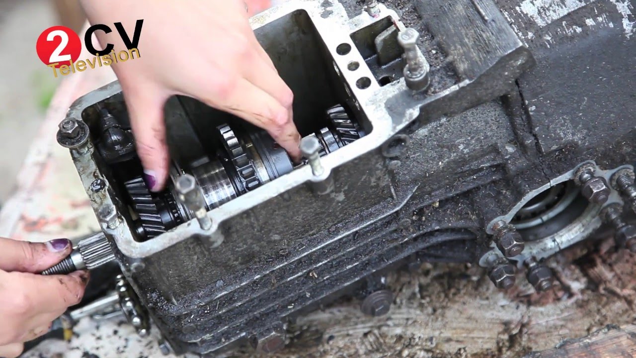 Desmontar una caja cambios de Citroën 2 CV