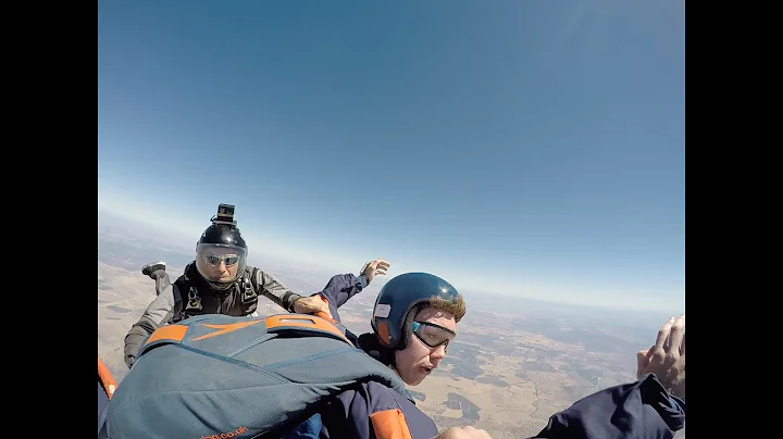 Luke #skydiving on his #aff level one #skydive with www.learnskydiving.com