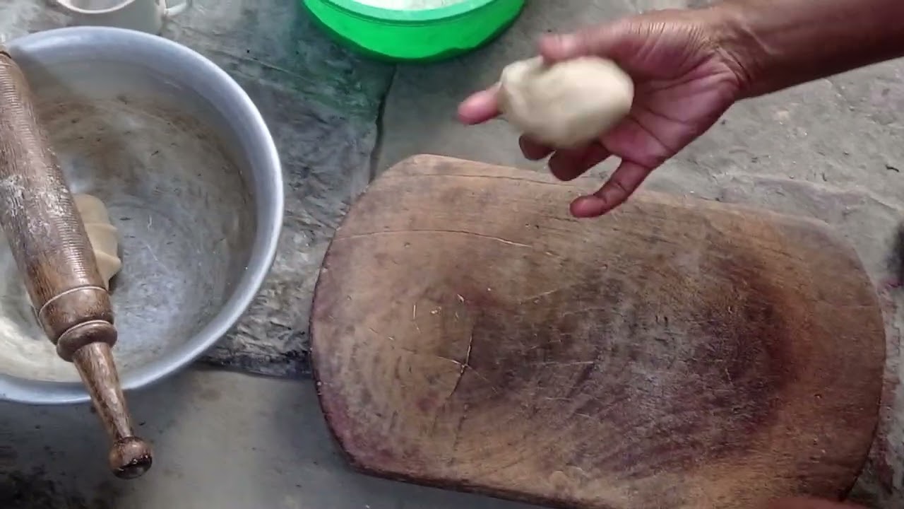 নতুন স্বাদে নতুন ভাবে ঘরোয়া ভাবে তৈরি করে ফেলুন খেতে লাগবে অমৃত সুজির পাতা পিঠা রেসিপি। 