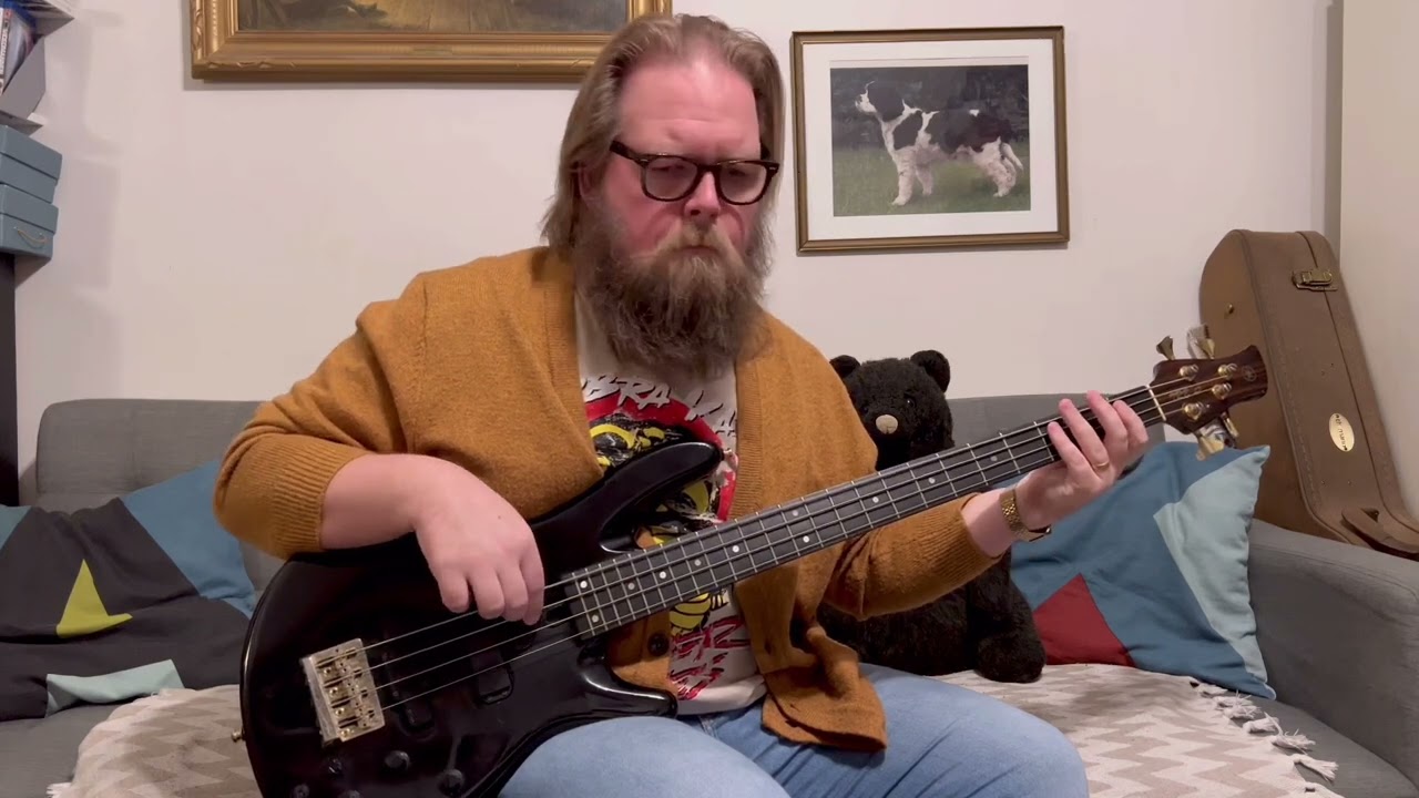 Kristoffer Helle - Marillion - The Party - Bass