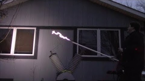 72 kV Potential Transformer Hot-stick Arcs