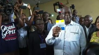 Opposition candidate Felix Tshisekedi votes in DR Congo election