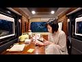 ひとり車中泊。ホテルより居心地の良い、小さな車内での過ごし方。