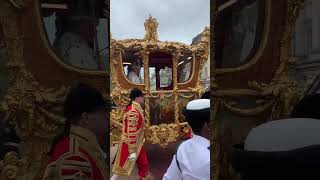 The newlycrowned King and a Queen return to Buckingham Palace in the Gold State Coach!