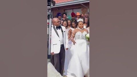 See how this bride walked down the aisle 🤩💝💖🔥