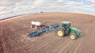 Applying Anhydrous - John Deere 8235R