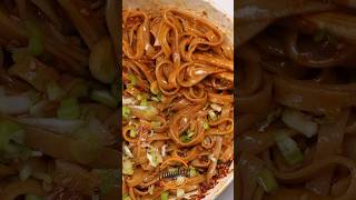 #foodshorts #noodle #chilligarlicnoodles #noodlesrecipes #noodles #foodreels #easyrecipes #spicyfood