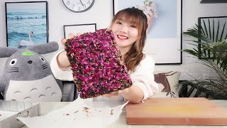 驴皮熬成的阿胶块 自己做成阿胶糕  一口就是15块呀 太奢侈