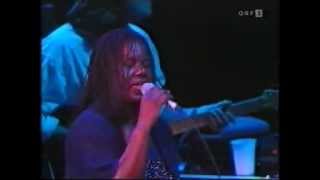 Randy Crawford  -  Knocking on heavens door