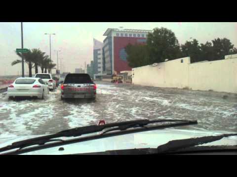 أمطار الثلاثاء 14 صفر 1432ه حي الغدير شمال الرياض